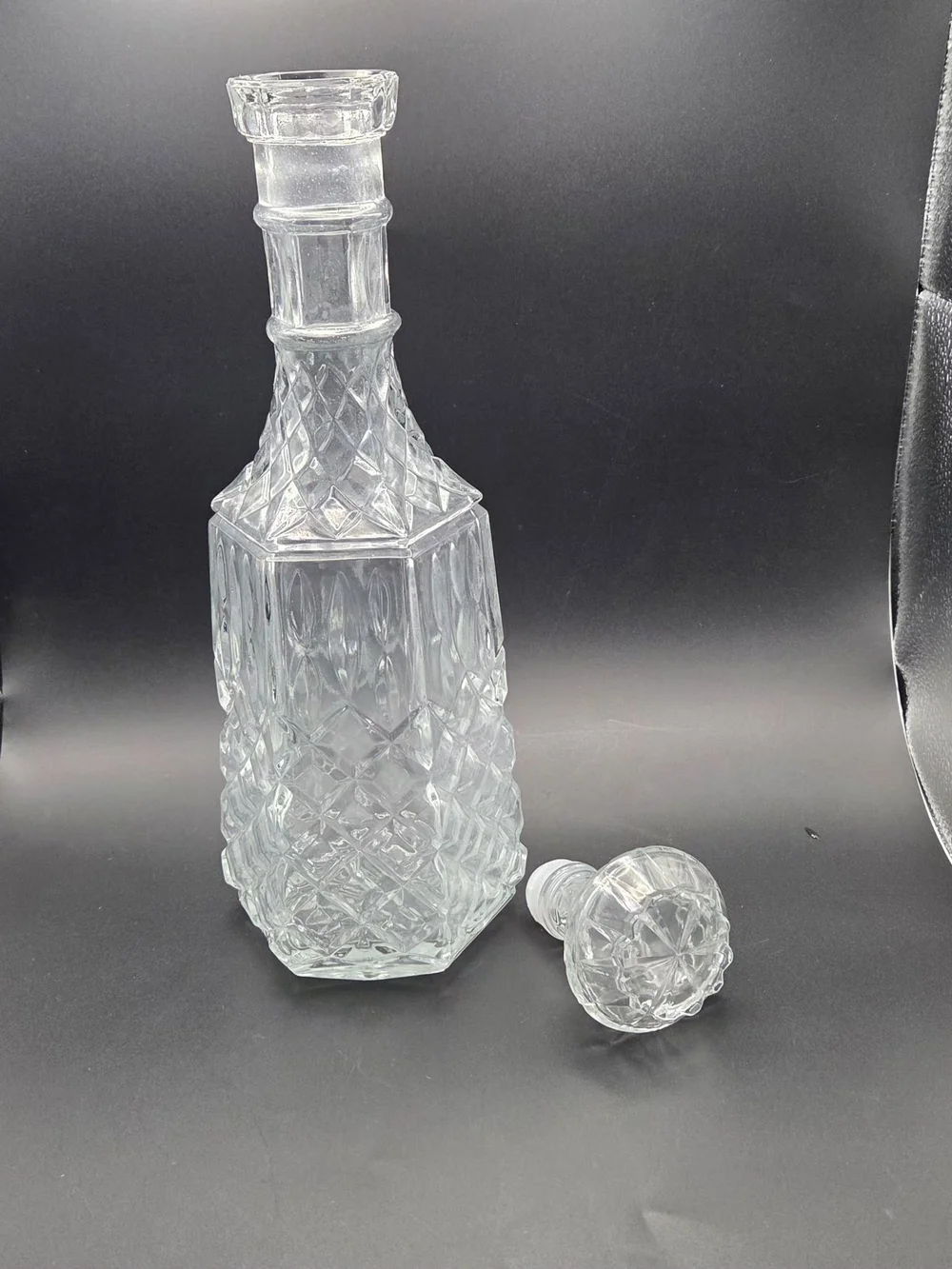 Vintage LIBBEY OF CANADA Glass Decanter & Stopper Diamond Pattern